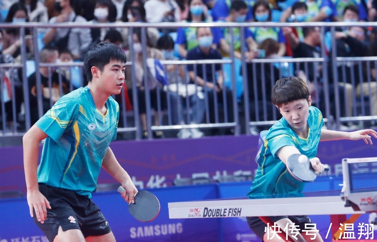 并保持完全 并保持完全