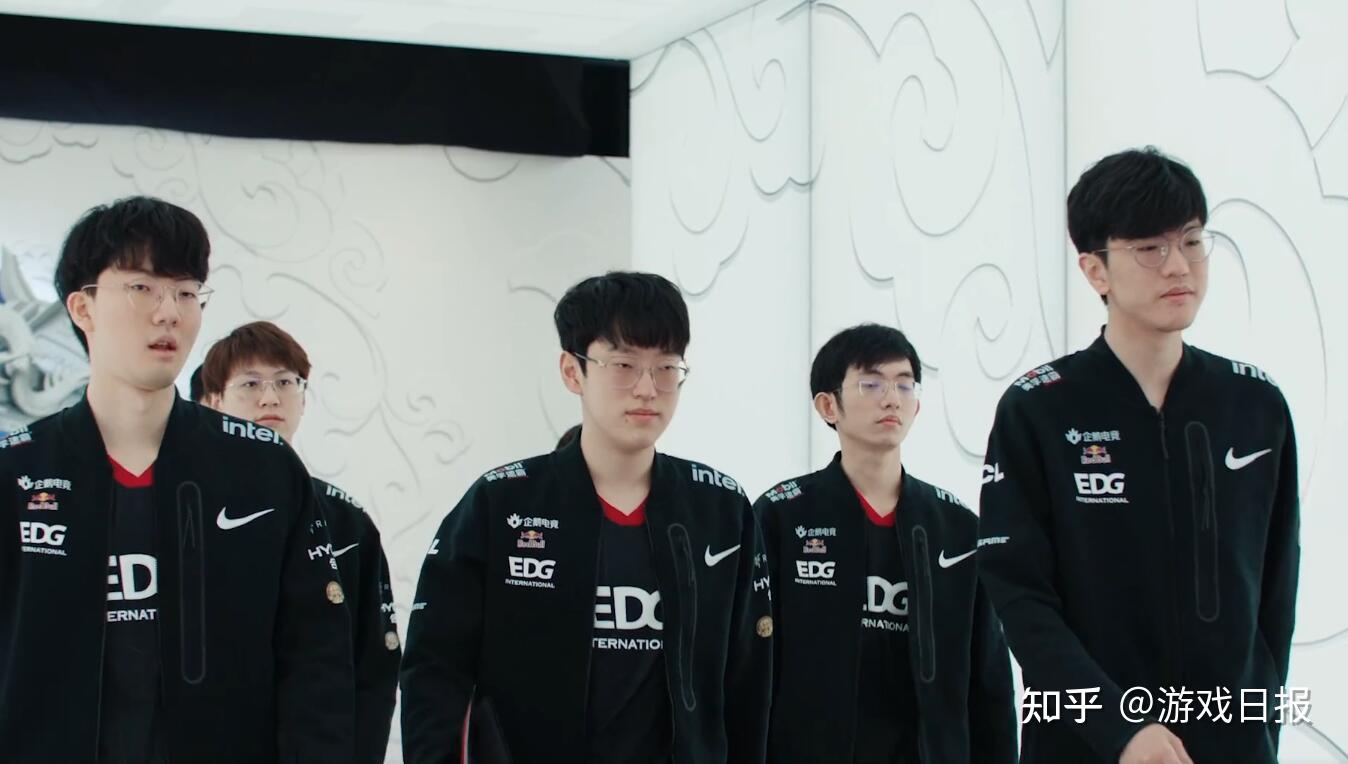 形成了一股 形成了一股